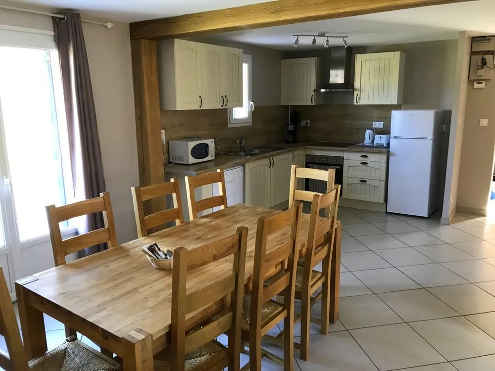 Salle à manger du gîte baie de somme pour 8 personnes