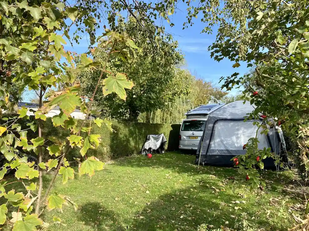 Emplacement de tente au camping fort mahon